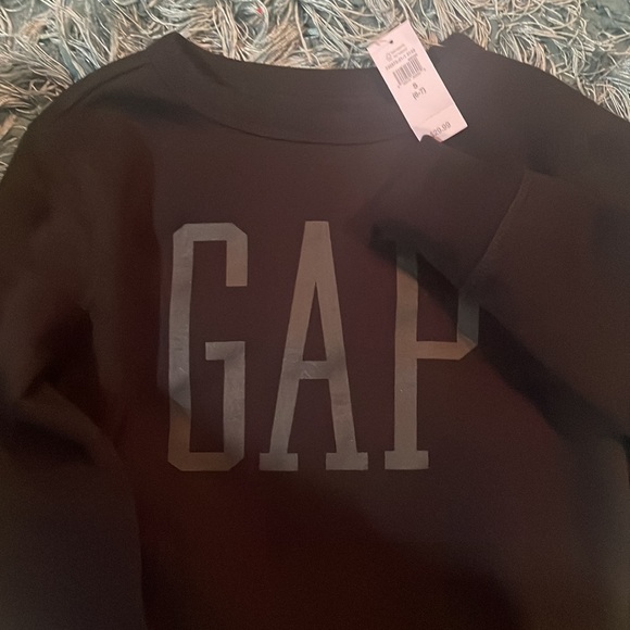 Black boys GAP sweater NWT! - Picture 2 of 3